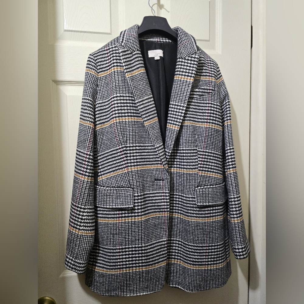 LOFT Petite Houndstooth Blazer